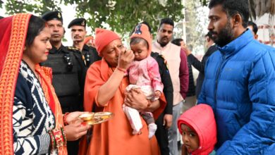Photo of आनुष्ठानिक व्यस्तता में भी मुख्यमंत्री ने जारी रखा जनसेवा अनुष्ठान